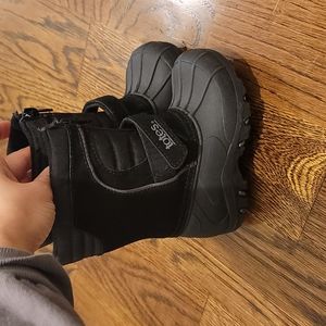 Totes snow boots